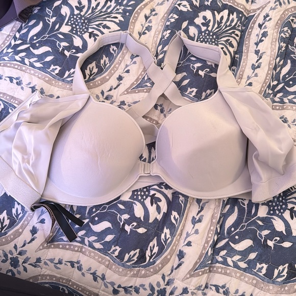 Strapy back bra - Picture 3 of 3